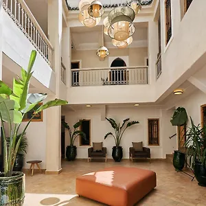 Riad Selyen ****